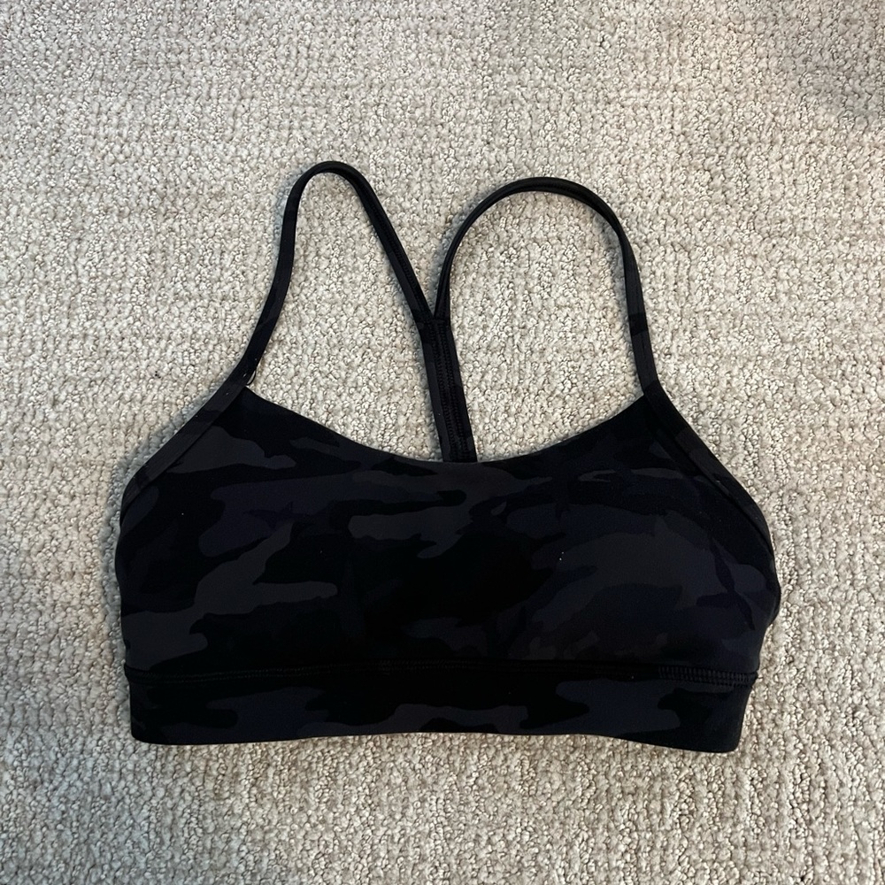 dark camo lululemon flow y bra size 4
